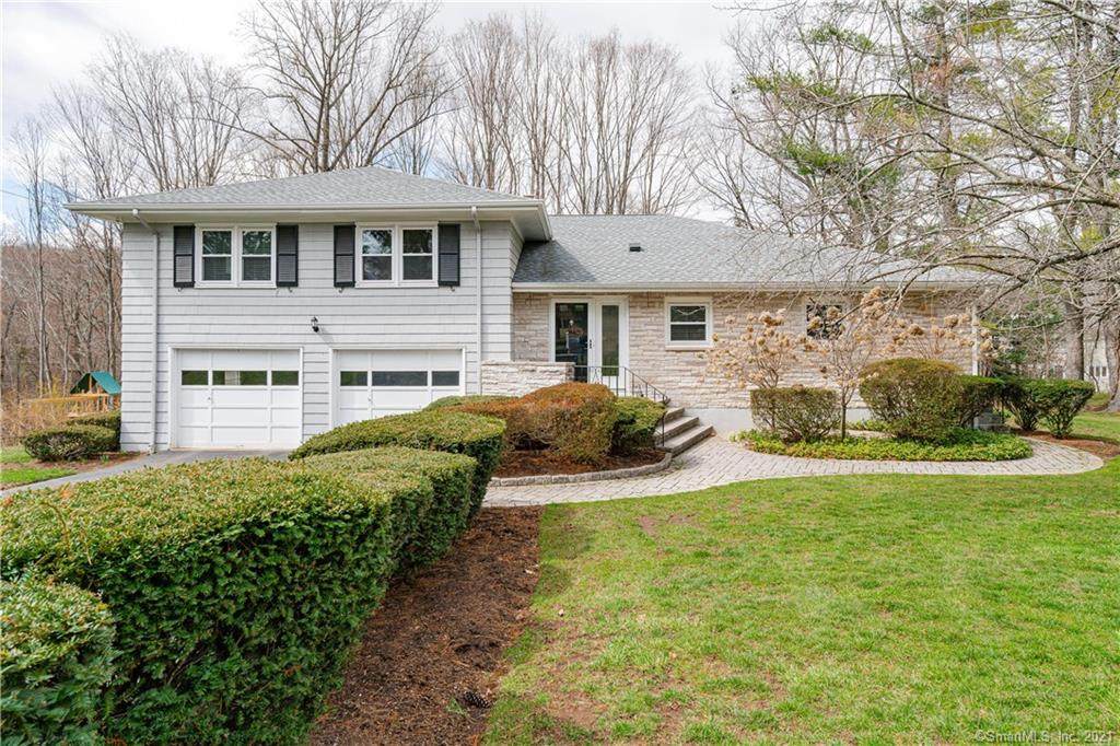 73 Ferncliff Drive - Photo 1