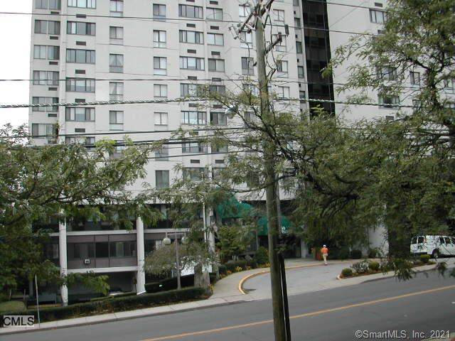 60 Strawberry Hill Avenue - Photo 1