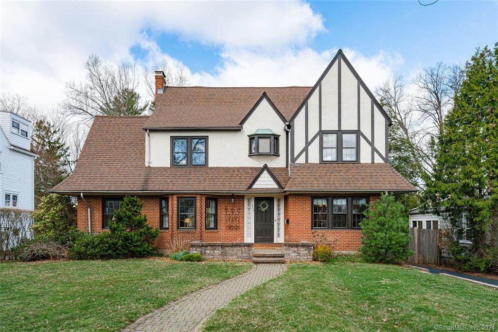 319 Quaker Lane - Photo 1