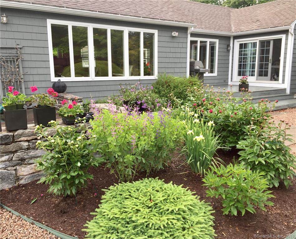 27 Montauk Avenue - Photo 1