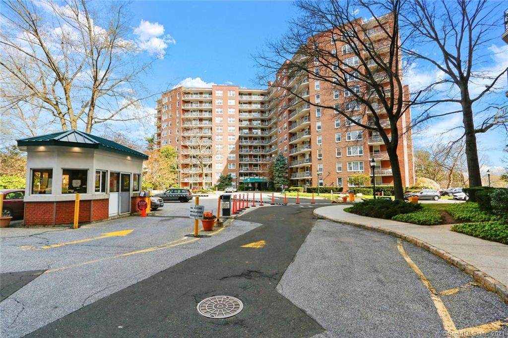91 Strawberry Hill Avenue - Photo 1