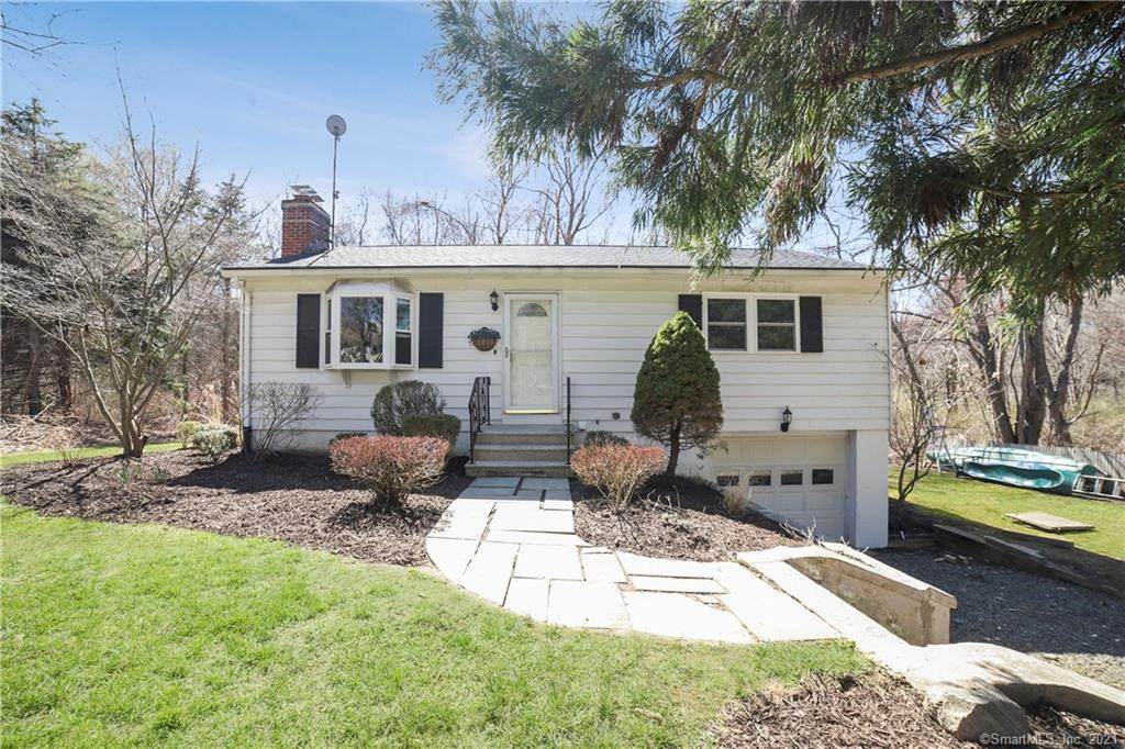 111 Lakeside Drive - Photo 1