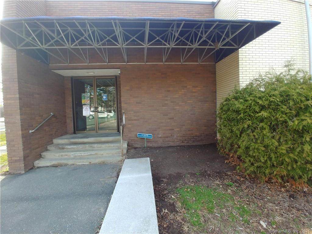 160 Mohegan Drive - Photo 1