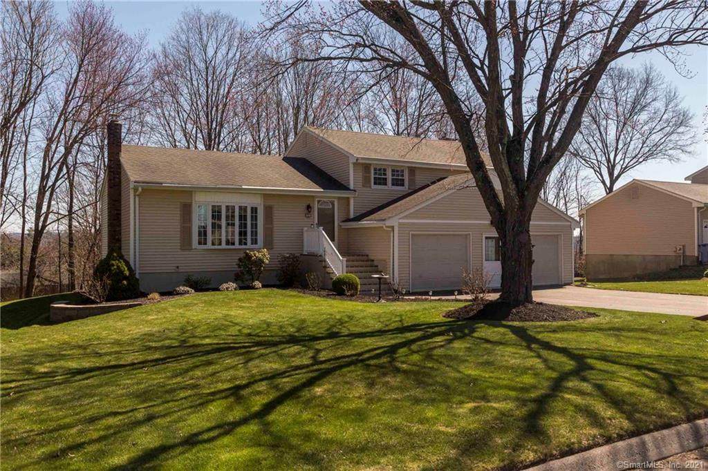 11 Brittany Circle - Photo 1