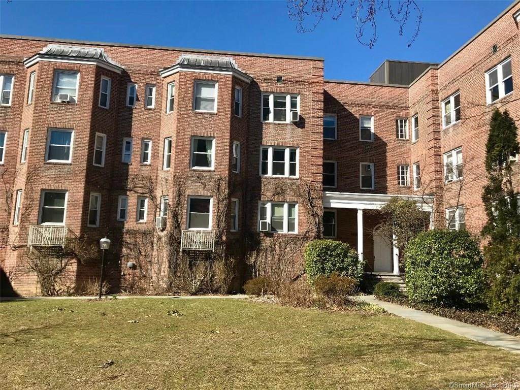 70 Strawberry Hill Avenue - Photo 1