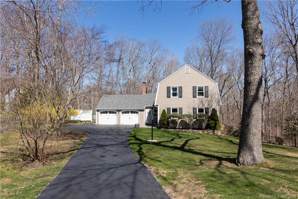 21 Colonial Drive - Photo 1