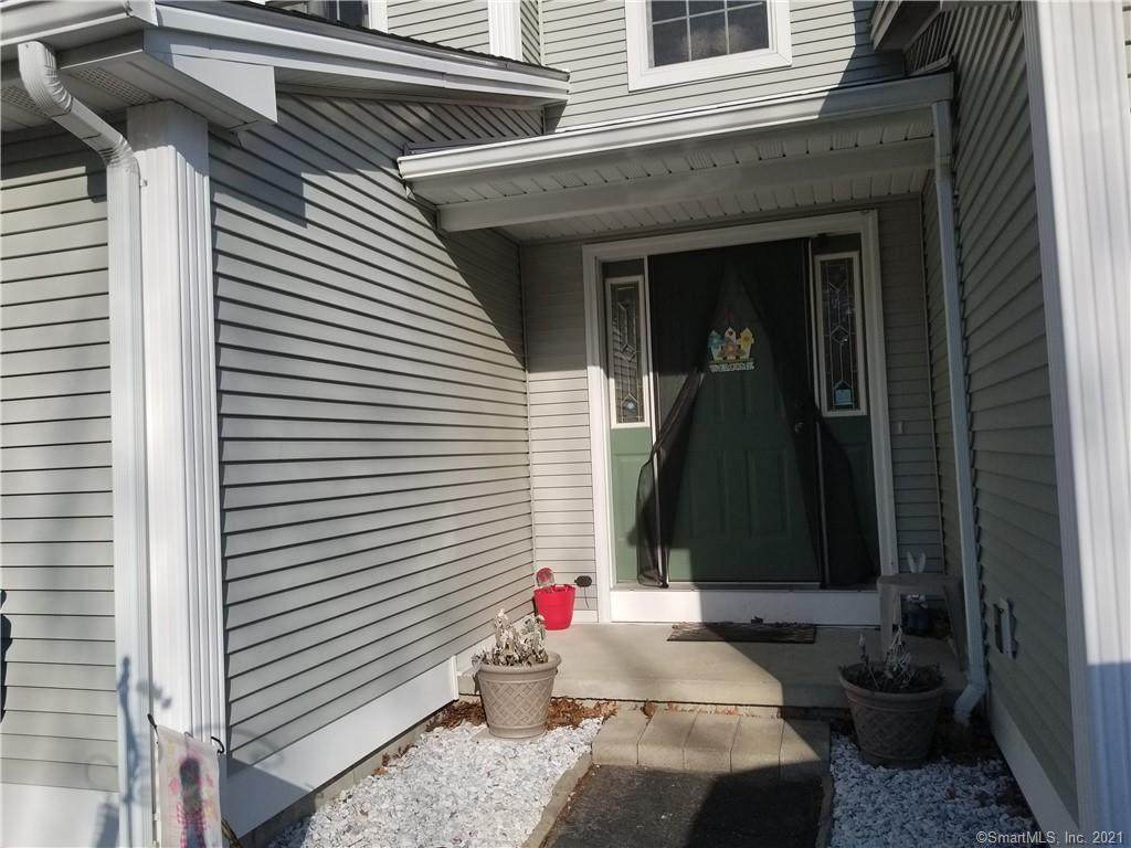 202 Brookes Landing - Photo 1