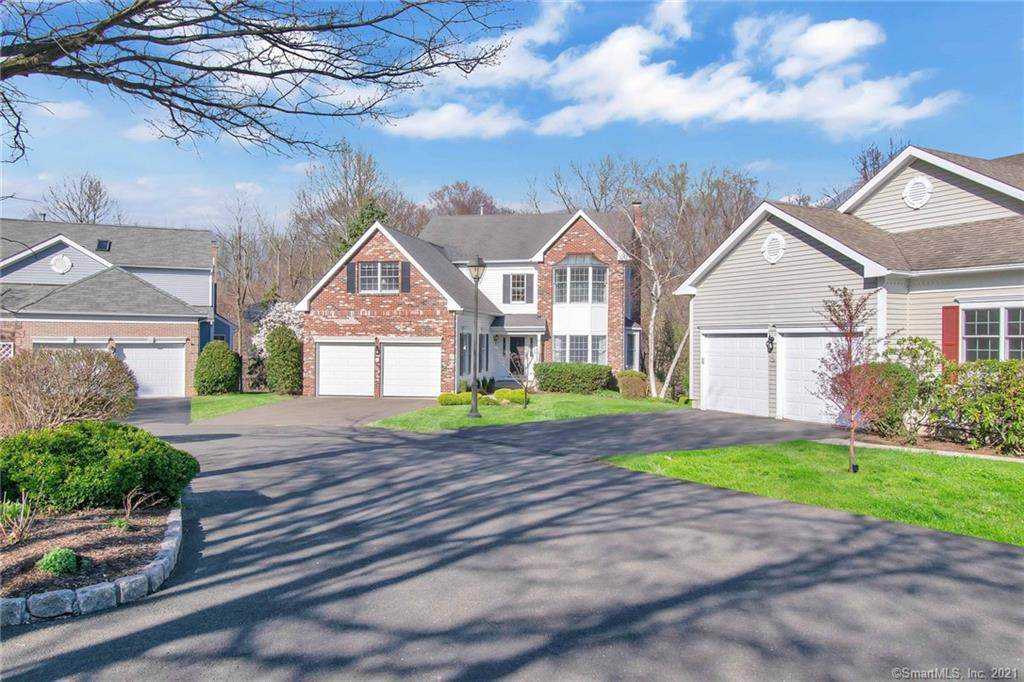 64 Hamilton Court - Photo 1