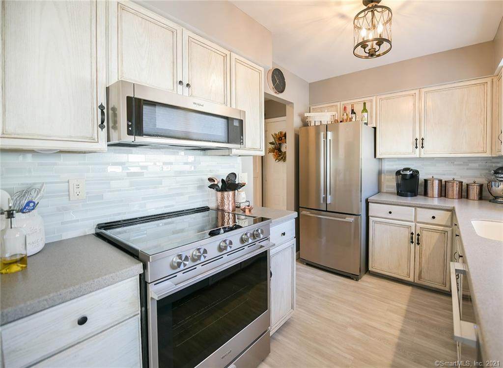 25 Staffordshire Commons Drive - Photo 1