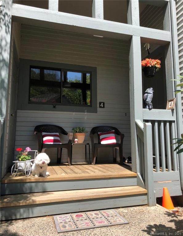 4 Echo Lane - Photo 1
