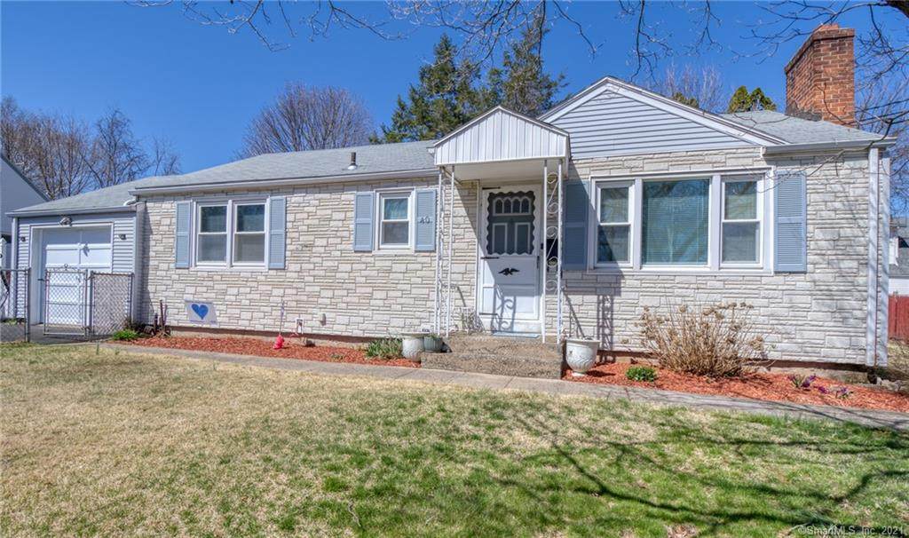40 Judd Avenue - Photo 1
