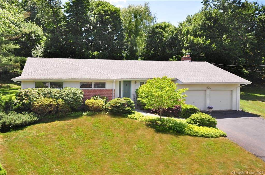 19 Tanglewood Road - Photo 1