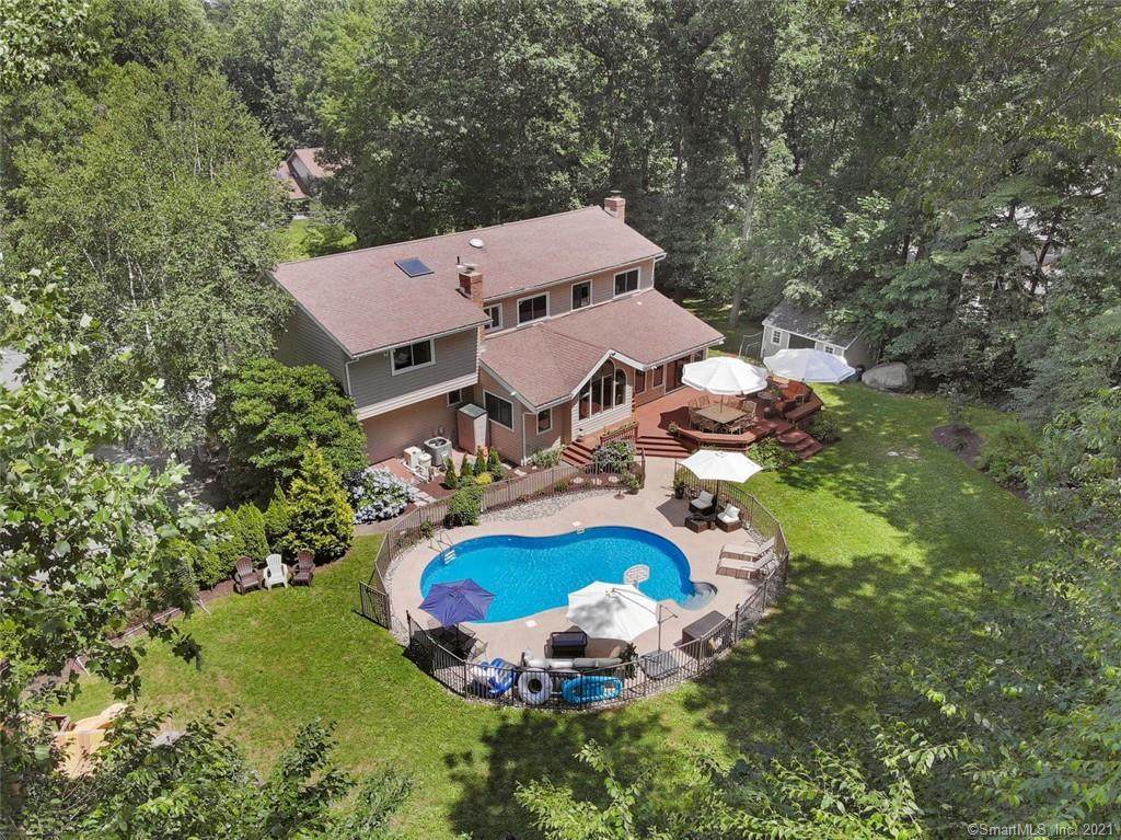 39 Kingsbury Drive - Photo 1
