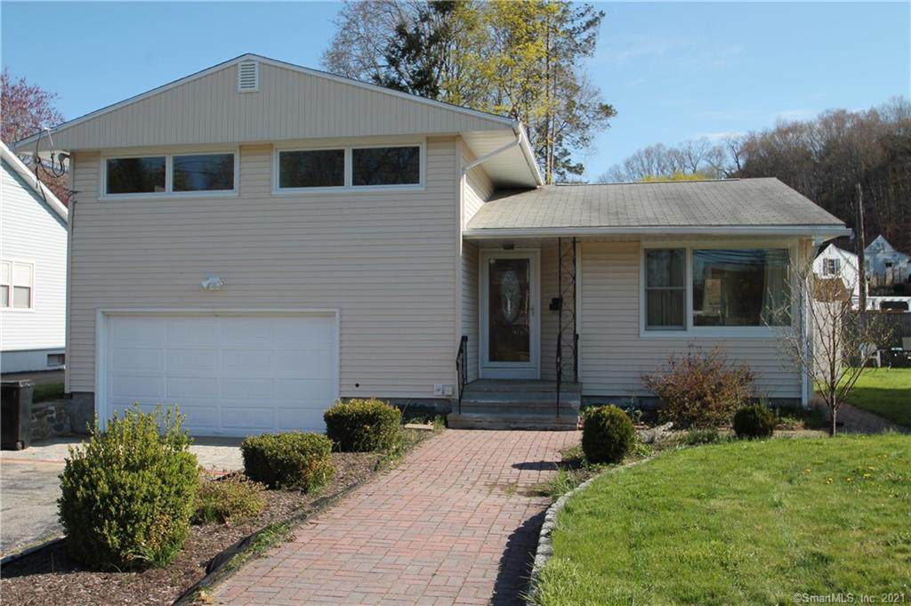 155 Hawthorne Avenue - Photo 1