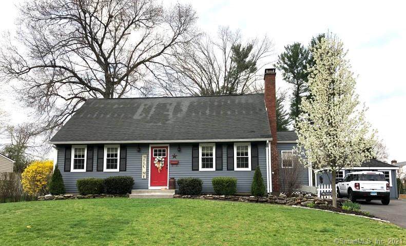 4 Brentwood Drive - Photo 1