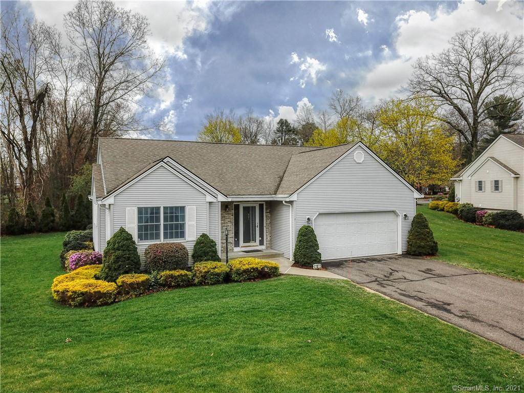 4 Woodbridge Drive - Photo 1