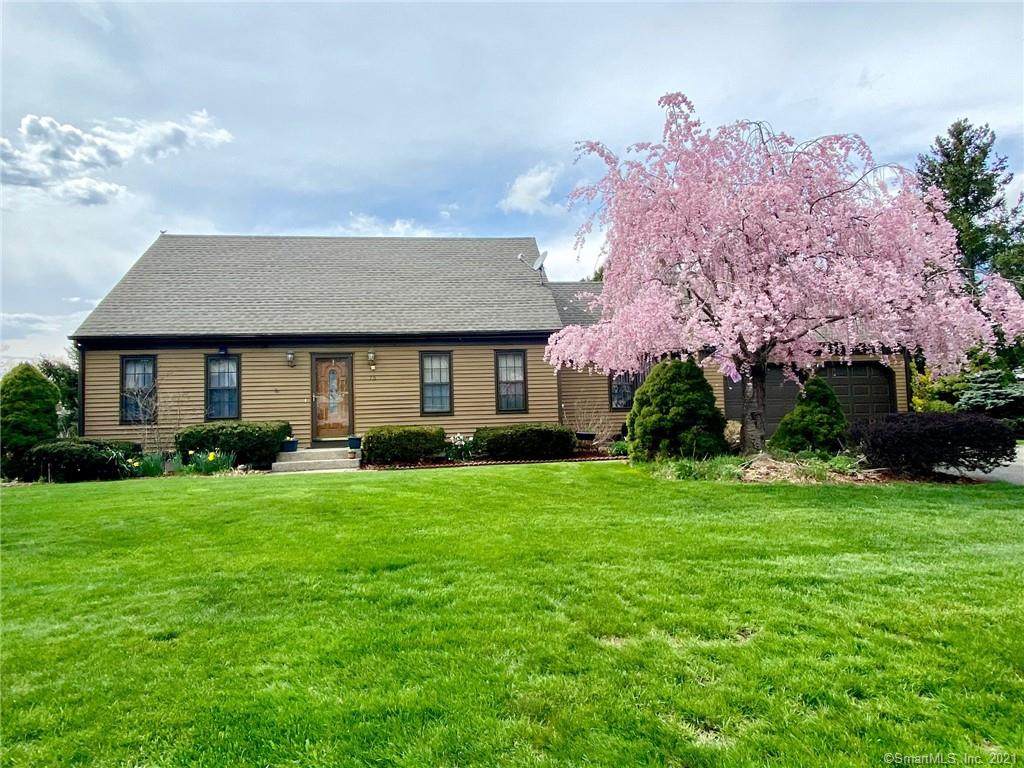 75 Stephen Drive - Photo 1