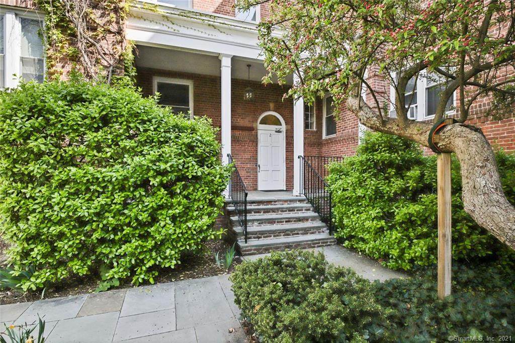 70 Strawberry Hill Avenue - Photo 1
