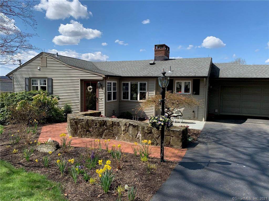 319 White Avenue - Photo 1