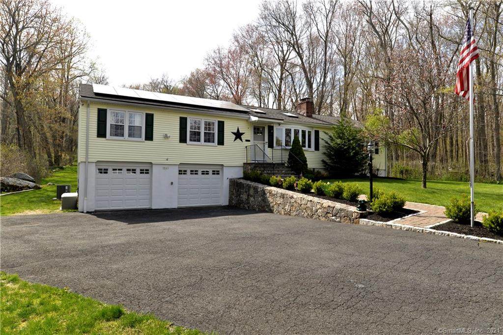 1261 Monroe Turnpike - Photo 1