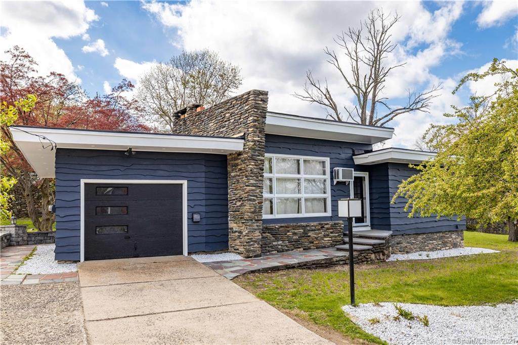 31 Robbins Avenue - Photo 1