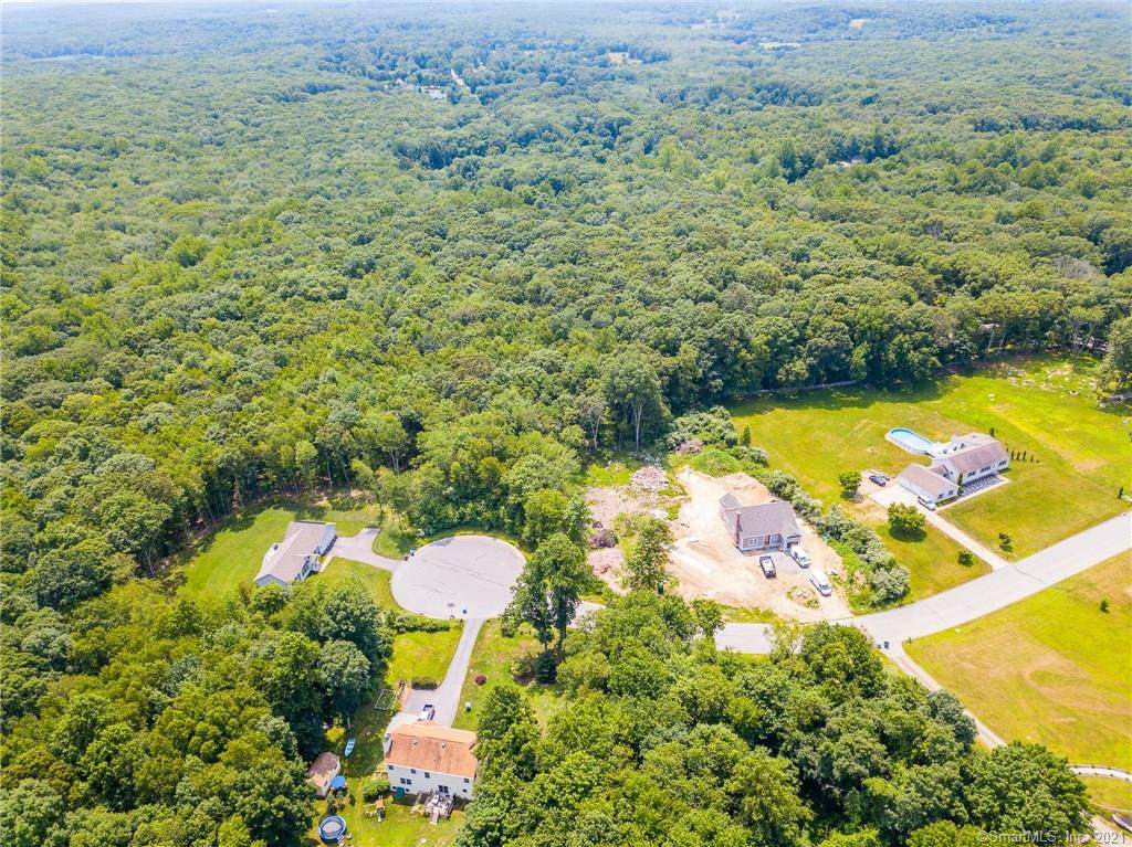 16 Applewood Drive - Photo 1