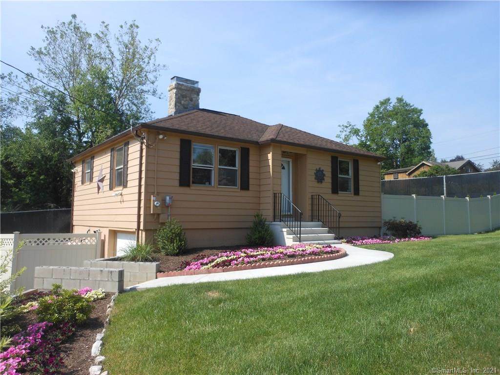 6 Howland Road - Photo 1