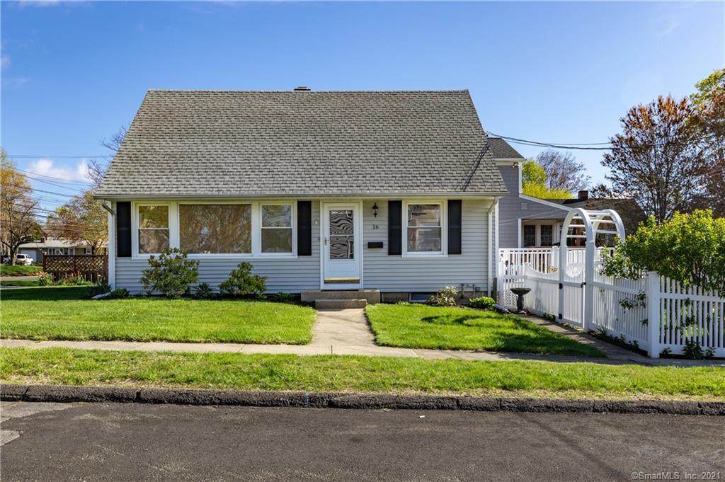 16 Newtown Avenue - Photo 1