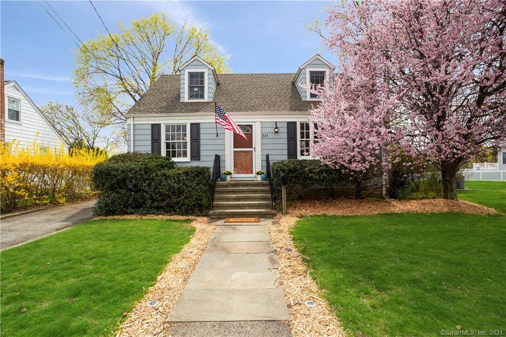 823 Oldfield Road - Photo 1