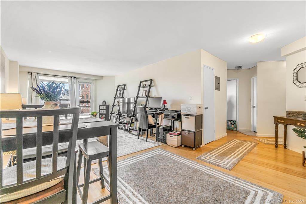 71 Strawberry Hill Avenue - Photo 1