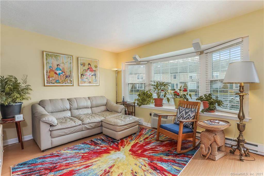 49 Glen Ridge Court - Photo 1