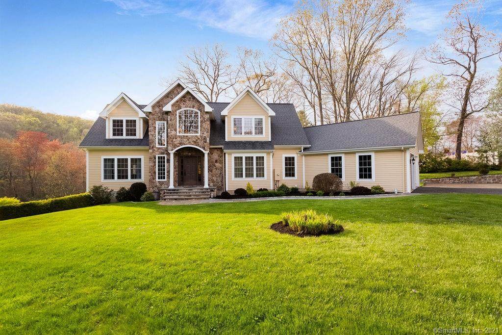 34 Laura Drive - Photo 1