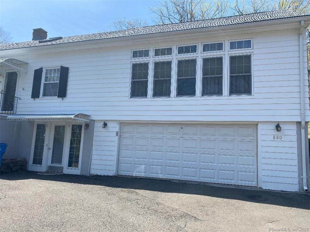 880 Shepard Avenue - Photo 1