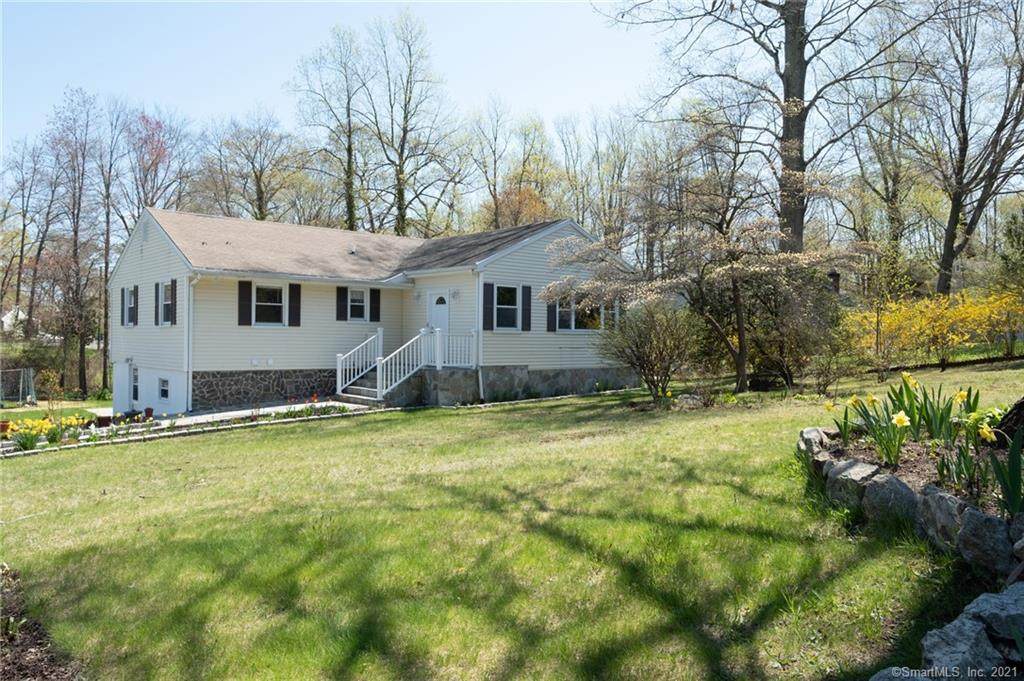 7 Ledgewood Drive - Photo 1