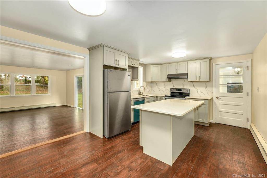 1558 Manchester Road - Photo 1