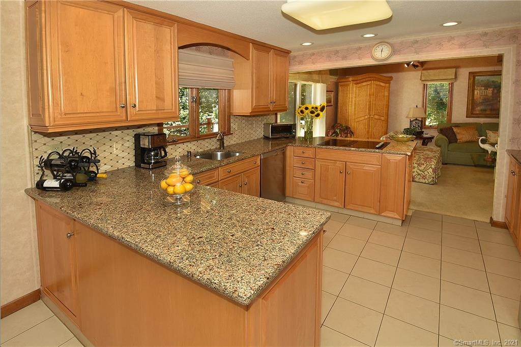 7 Woodridge Circle - Photo 1