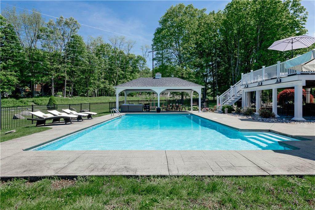 31 Clearview Drive - Photo 1