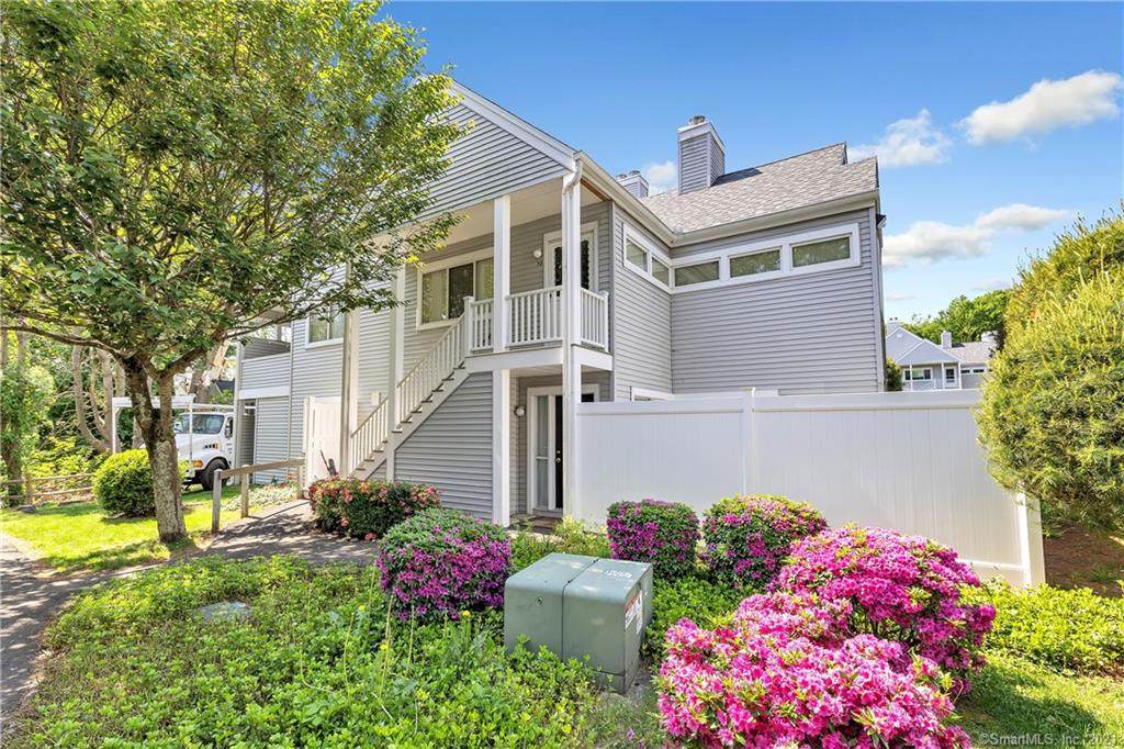 70 Country Place - Photo 1