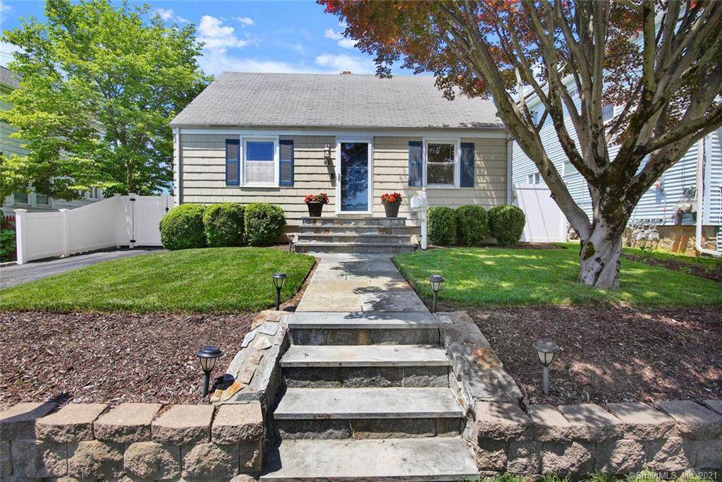 81 Kenwood Avenue - Photo 1