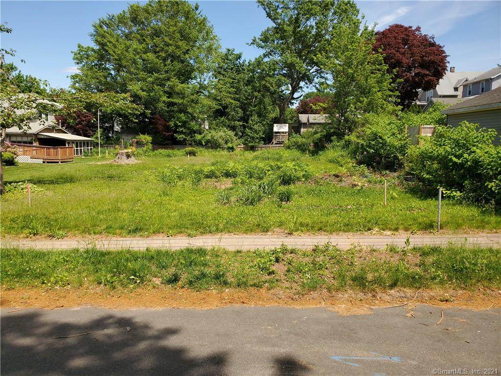 13 Paramount Avenue - Photo 1