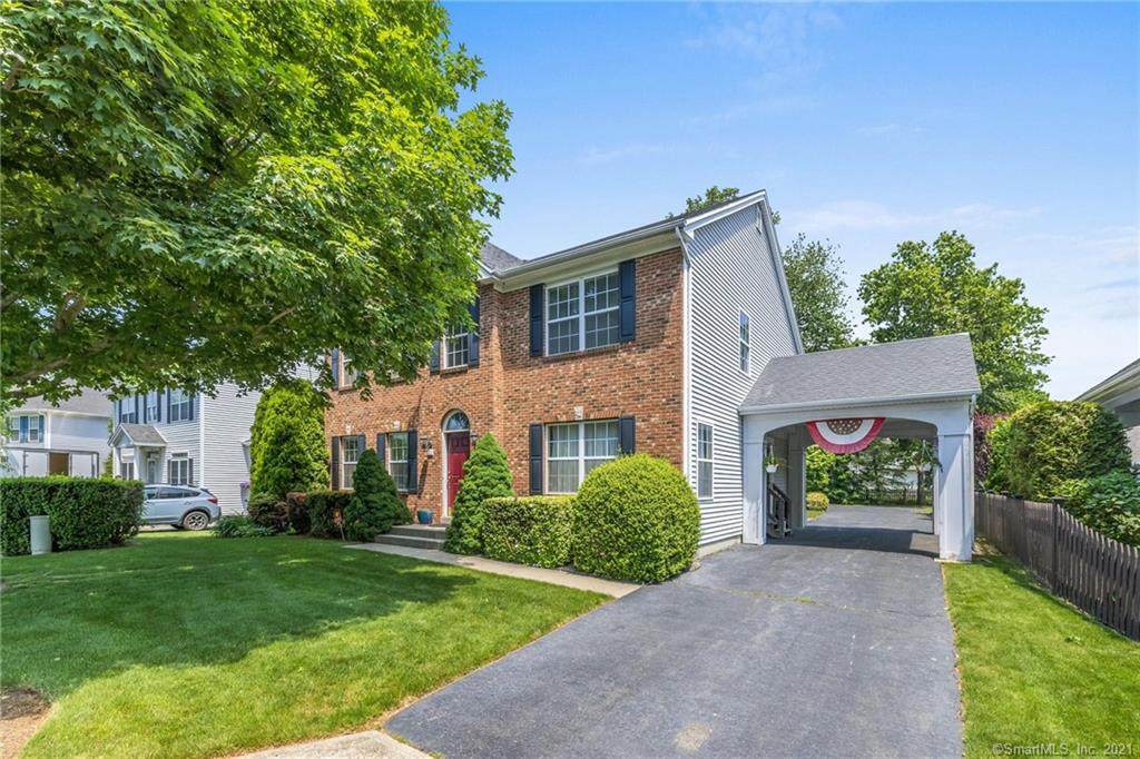 111 Lexington Way - Photo 1