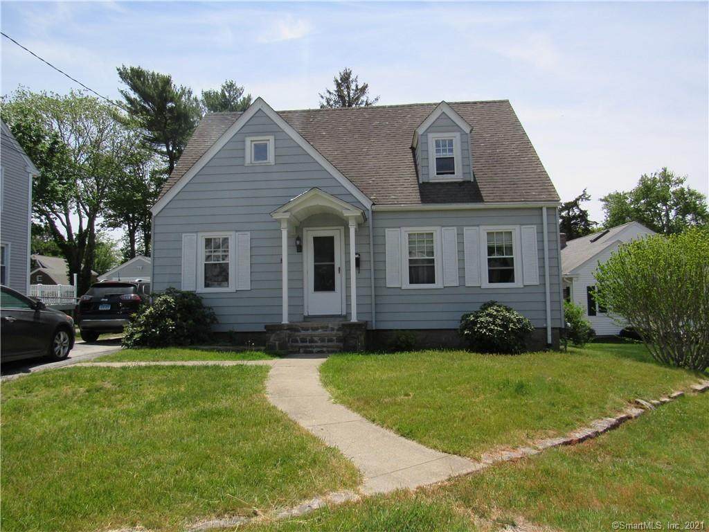 246 Gardner Avenue - Photo 1
