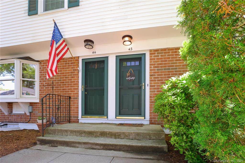 245 Sunnyridge Avenue - Photo 1