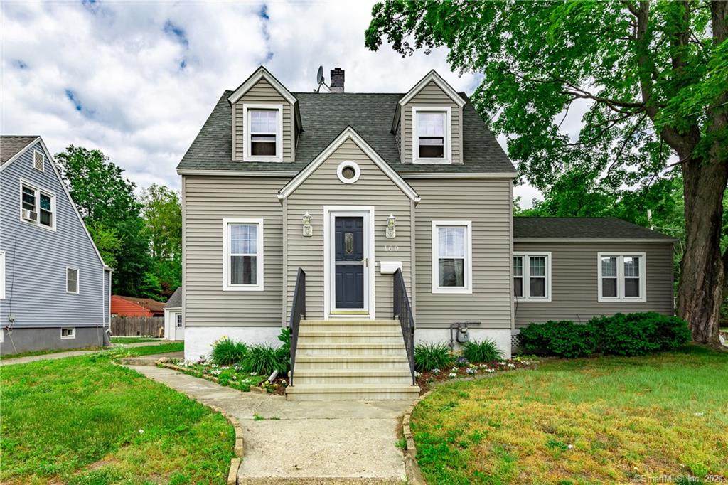 160 Woodside Avenue - Photo 1