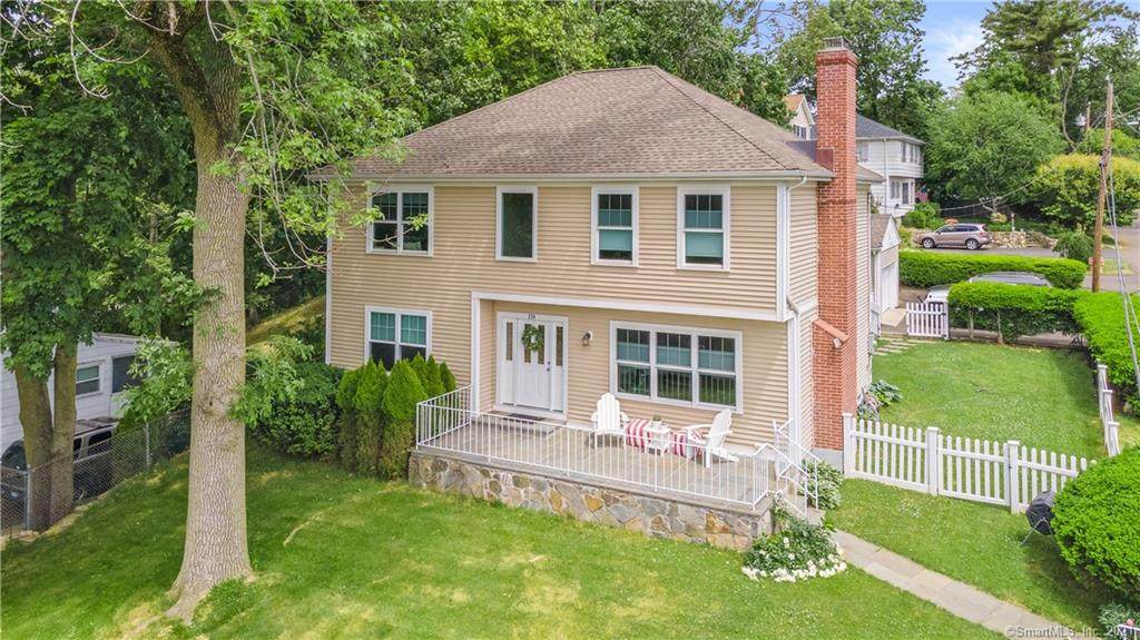 224 Soundview Avenue - Photo 1