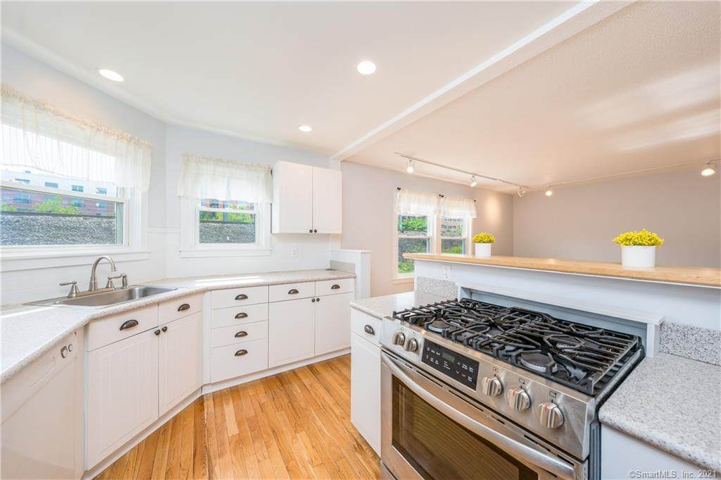 32 Pine Street - Photo 1