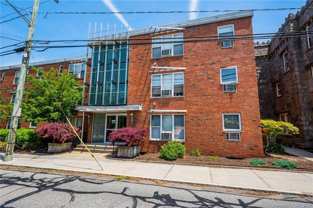 184 Pequot Avenue - Photo 1