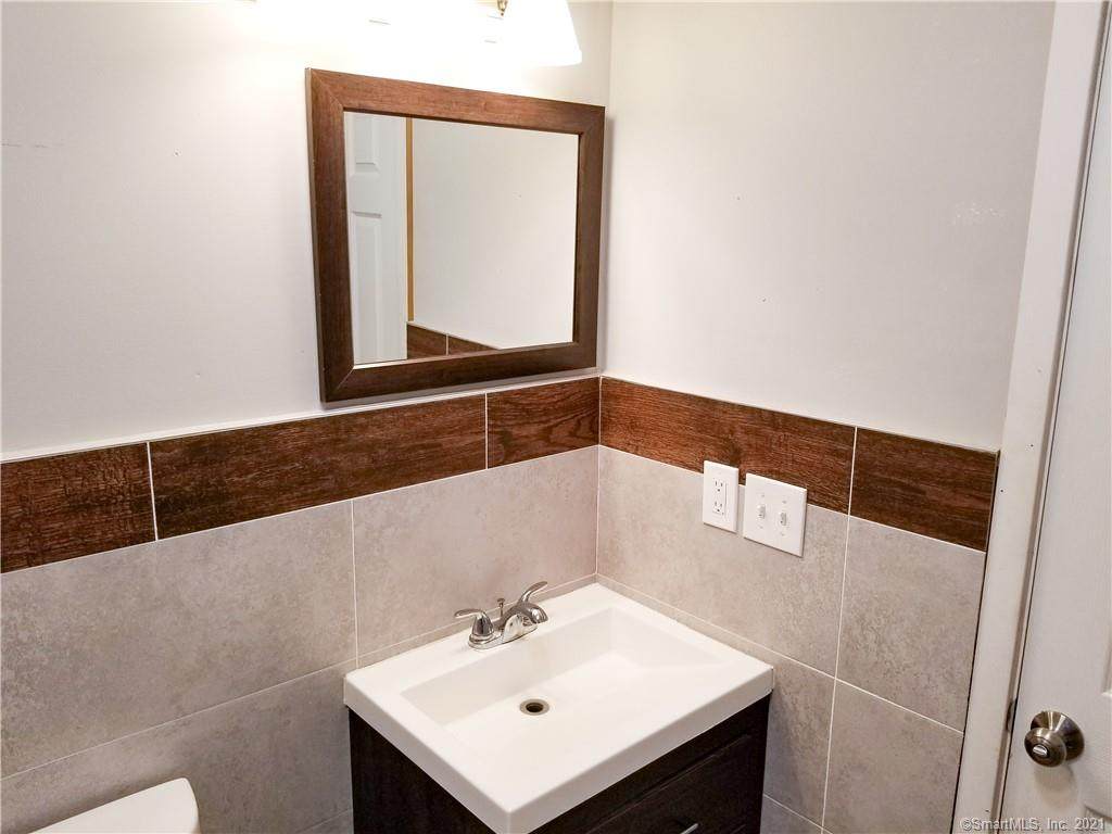 366 Sigourney Street - Photo 1