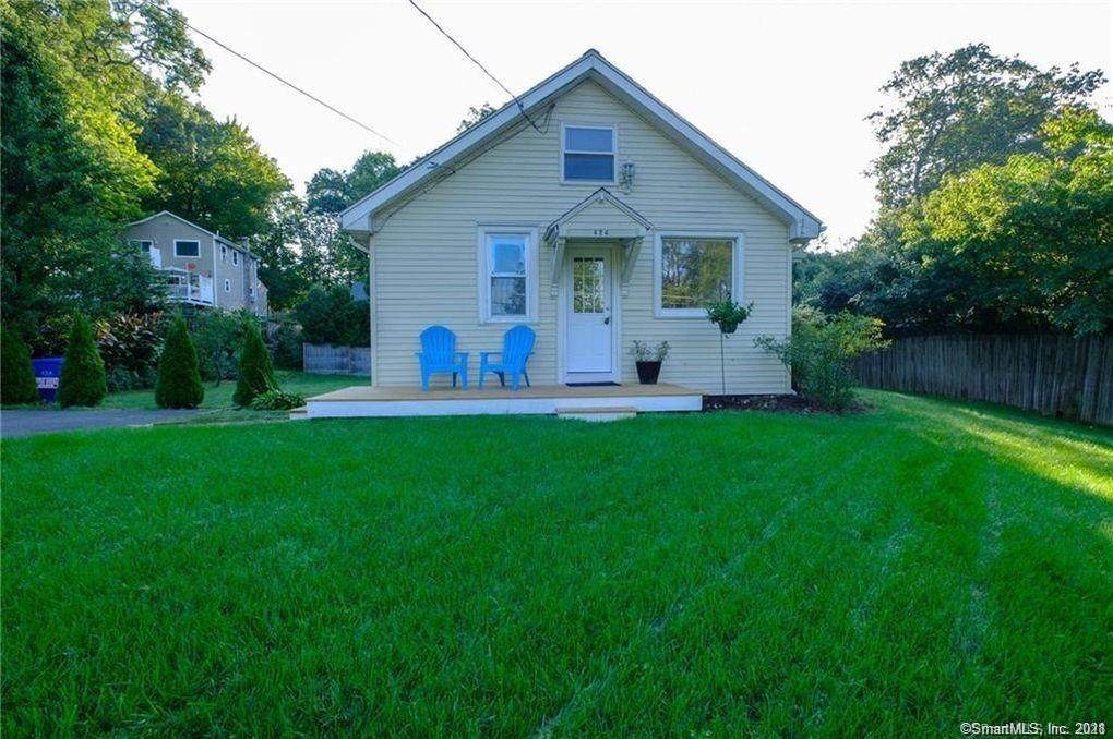 424 Lakeview Drive - Photo 1