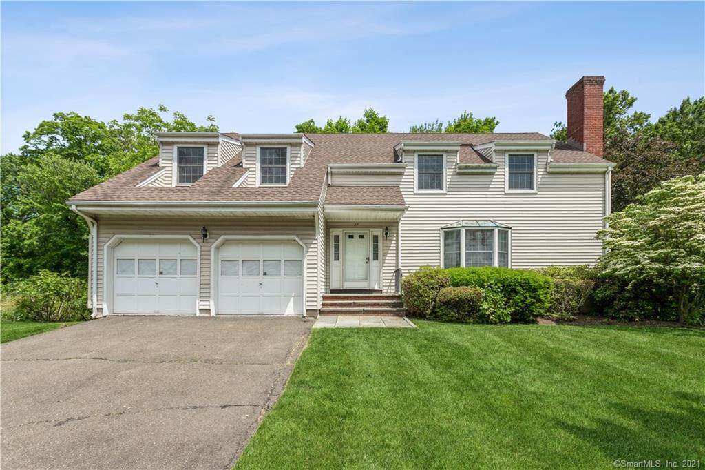 27 Coachlamp Lane - Photo 1